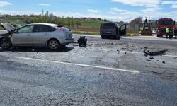 Kırıkkale’de Kamyonet ile Otomobil Çarpıştı: 3 Yaralı