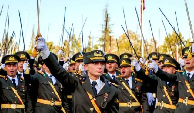 CHP Lideri Özel'den Teğmenler Açıklaması