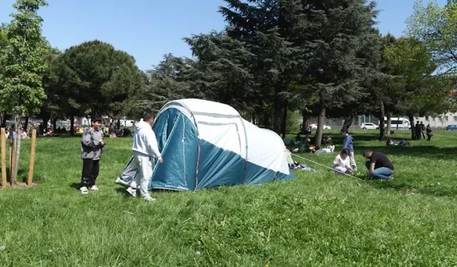 İstanbul’daki Depremin Ardından Deprem Çantası ve Çadırda Fiyatlar Yükseldi