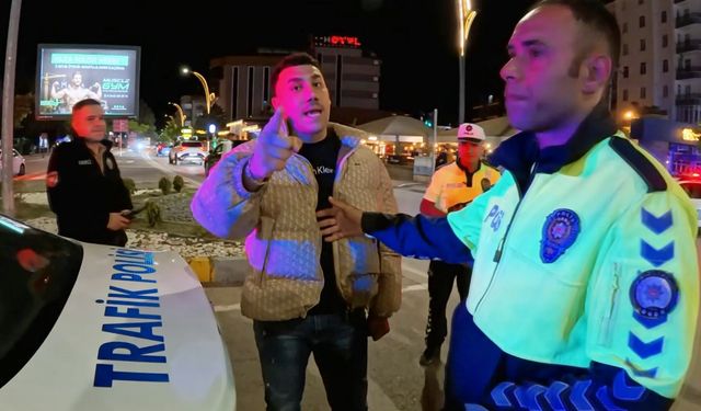 Sürücüden polis ve gazeteciye tepki: "Anlamsız", "kaburgasız" diyerek tehdit etti