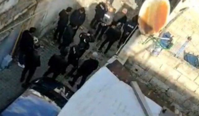 Hırsızlık için eve giren üvey kardeşin boğmaya çalıştığı kadın hastanede hayatını kaybetti