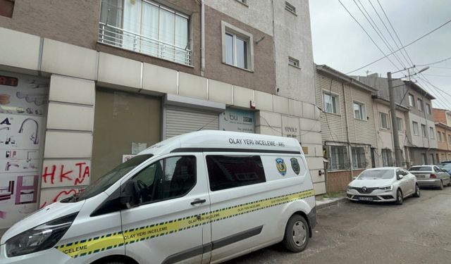 7'nci kattan atlayan adamın evinden eşinin cesedi çıktı