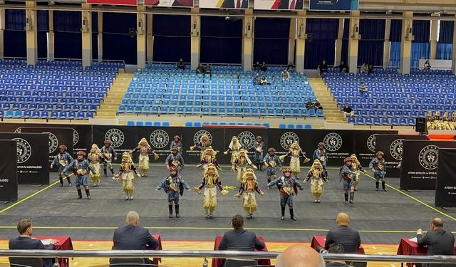 Minik efeler birincilik için yarıştı