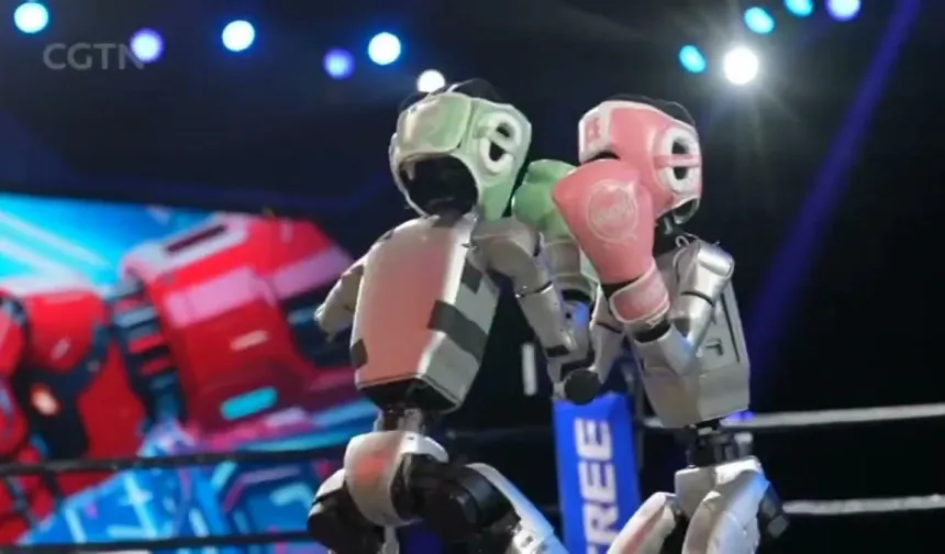 Çin’de Dünyanın İlk Robot Boks Maçı Gerçekleşti