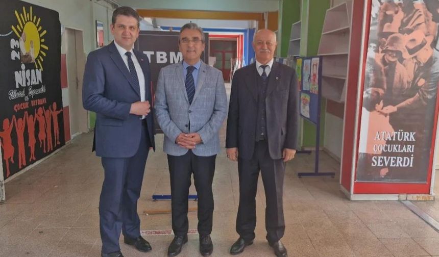 Eskişehir'de "Atatürk Çocukları Çok Severdi" Sergisi Açıldı