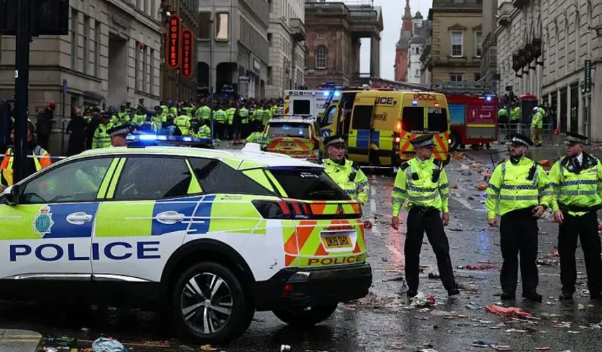 İngiliz Polisi, Liverpool'daki Araçlı Saldırıda Şüphelinin Kimliğini Neden Hızla Açıkladı?