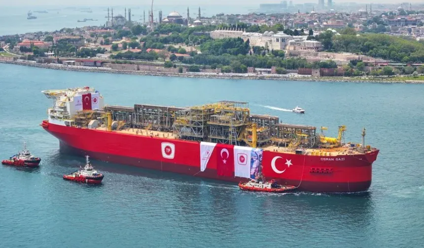 Cumhurbaşkanı Erdoğan, Türkiye’nin İlk Yüzer Doğal Gaz Üretim Platformu Osman Gazi’yi Karadeniz’e Uğurladı