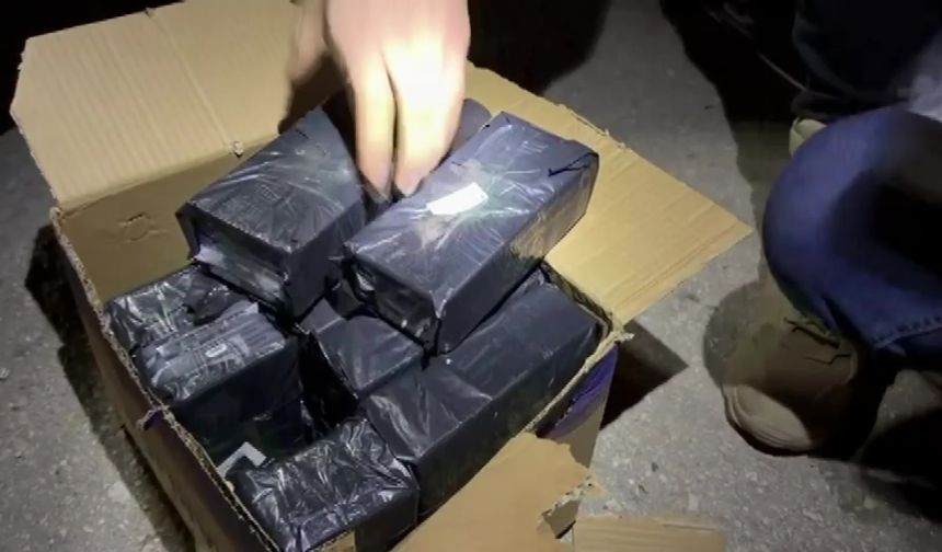 Kolilerden su değil kaçak telefonlar çıktı