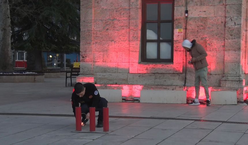 Bursalılara iftar ve sahuru ses bombası ile haber veriyorlar