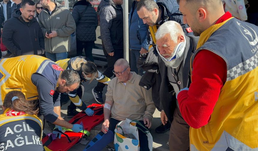 Özel halk otobüsü yayaya çarptı: 8 yaralı